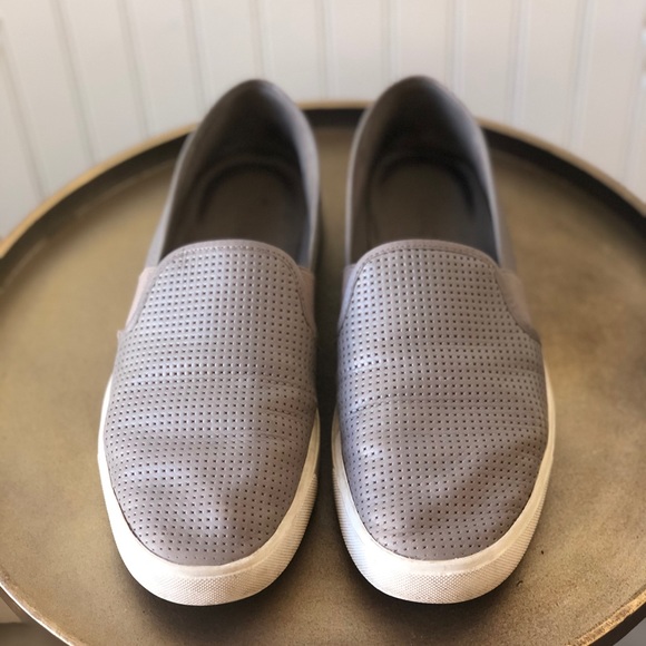 VINCE BLAIR PERFORATED LEATHER SNEAKERS. 8.5 - Picture 1 of 6